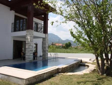 For Sale Luxury Villa In Plot Of 388M2 In 4 1 For Sale Bargain Villa For Sale Made