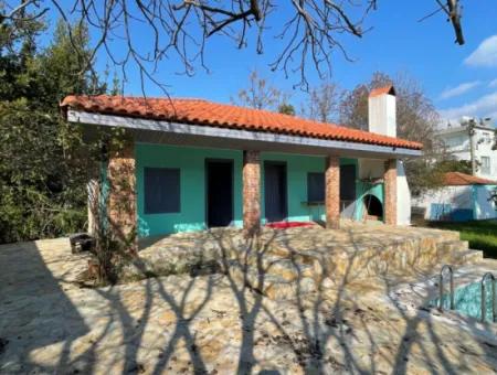 Single Storey House For Sale In A Plot Of 2882 M2 In Eskikoy