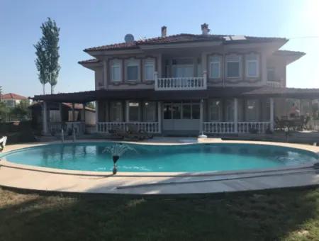 Dalyan'da 1000M2 Arsa İçin'de 4+1 Satılık Villa