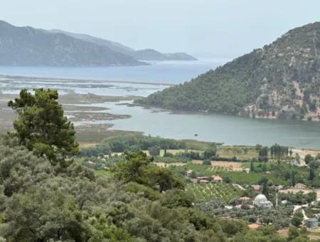 Çandır'da Göl Deniz Manzaralı Satılık Arsa